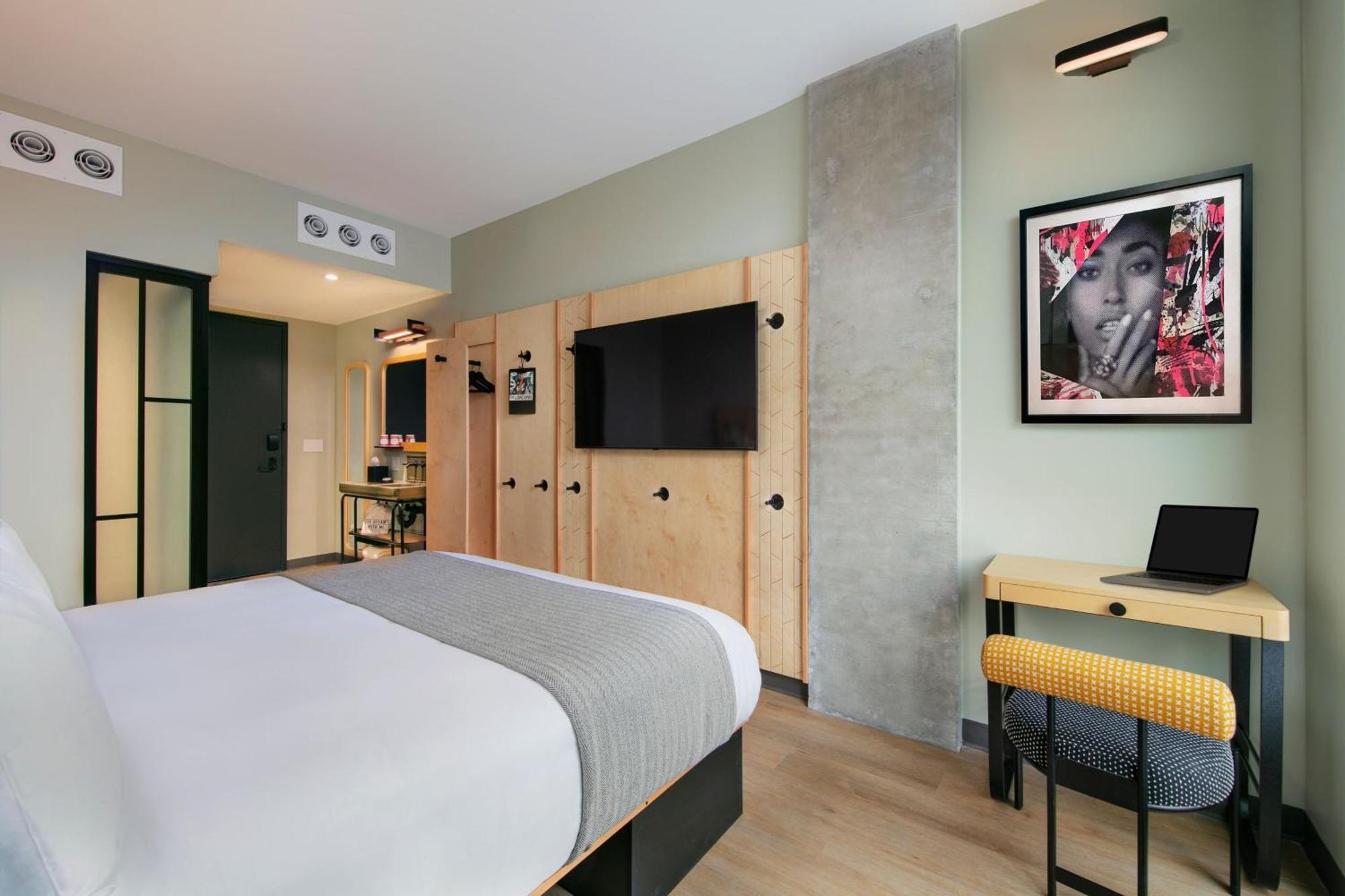 Moxy Brooklyn Williamsburg Hotel New York Exterior photo