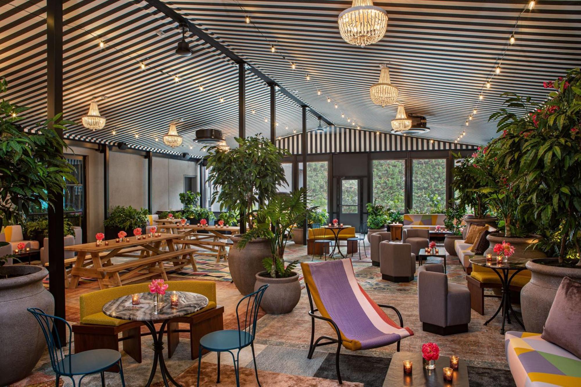 Moxy Brooklyn Williamsburg Hotel New York Exterior photo